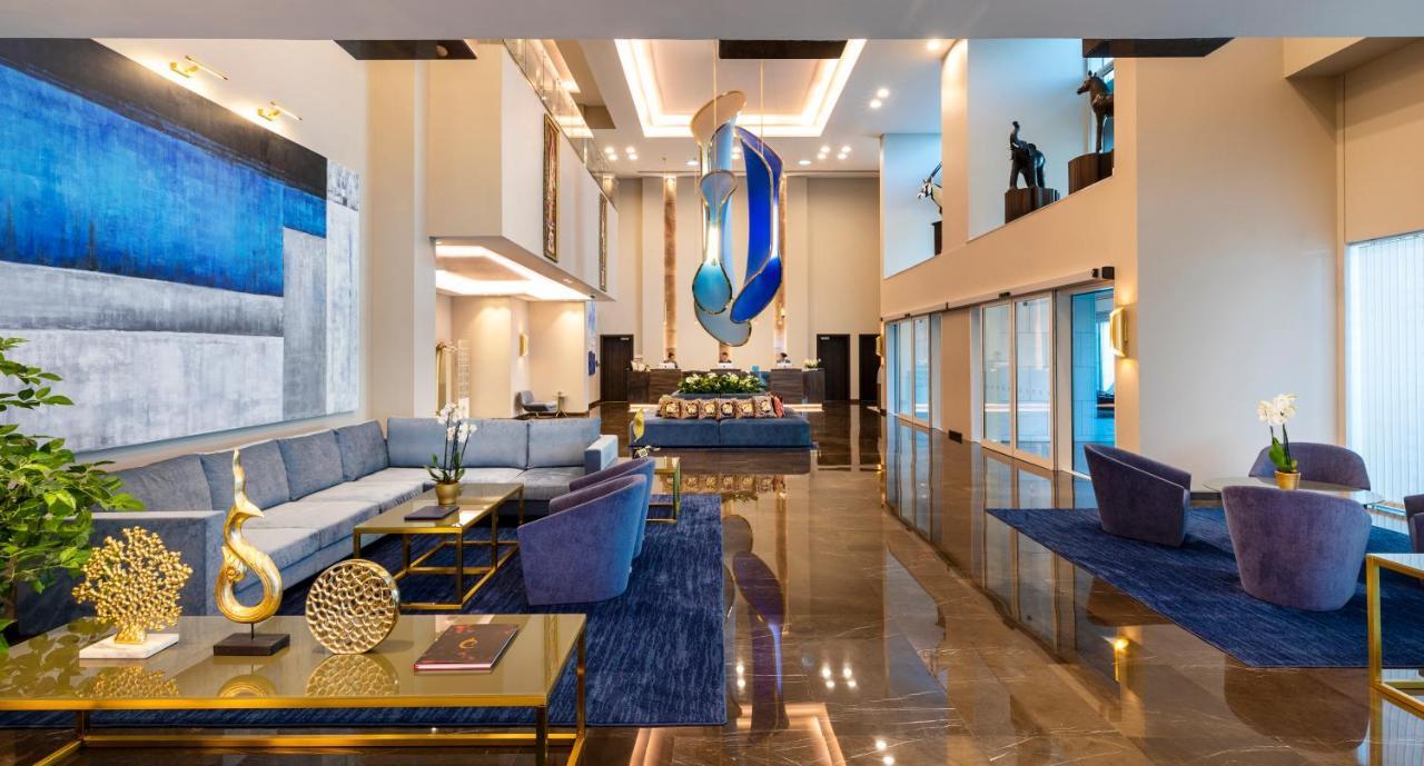 Centara West Bay Hotel & Residences Doha Ngoại thất bức ảnh The interior of the lounge