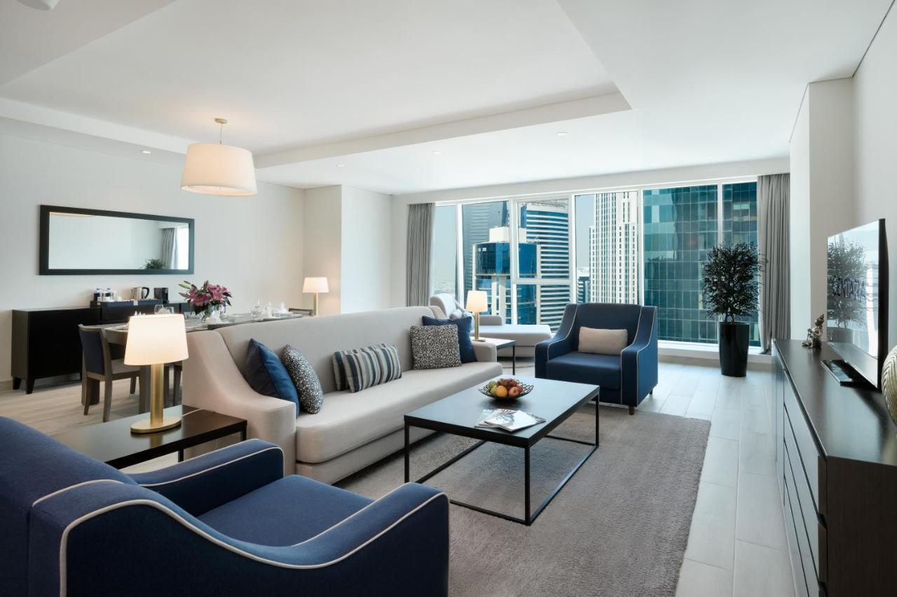 Centara West Bay Hotel & Residences Doha Ngoại thất bức ảnh A living room in a typical apartment