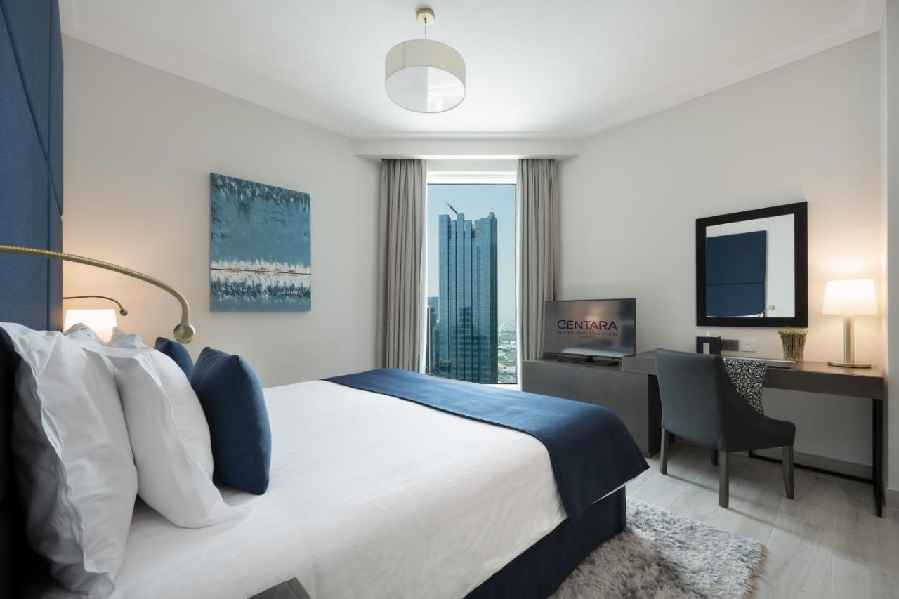 Centara West Bay Hotel & Residences Doha Ngoại thất bức ảnh A bedroom at the hotel