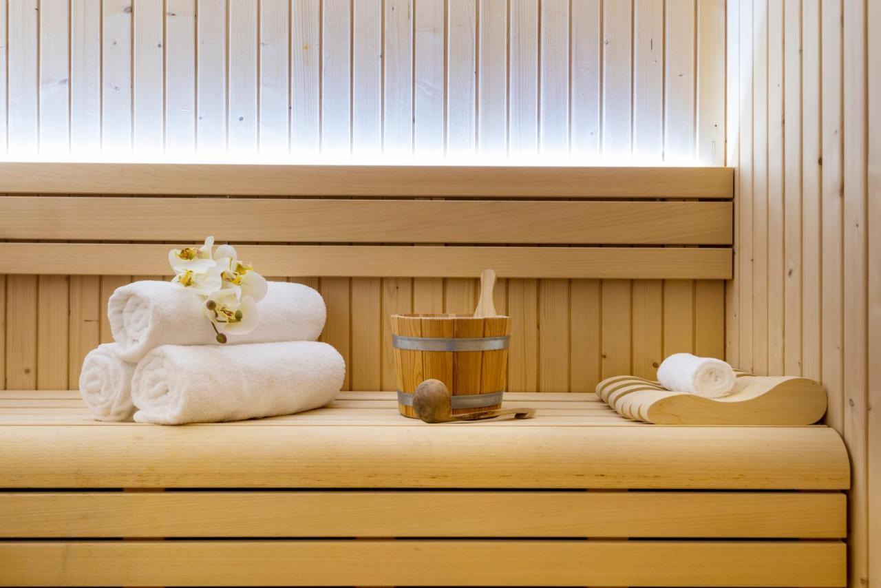 Centara West Bay Hotel & Residences Doha Ngoại thất bức ảnh Sauna accessories
