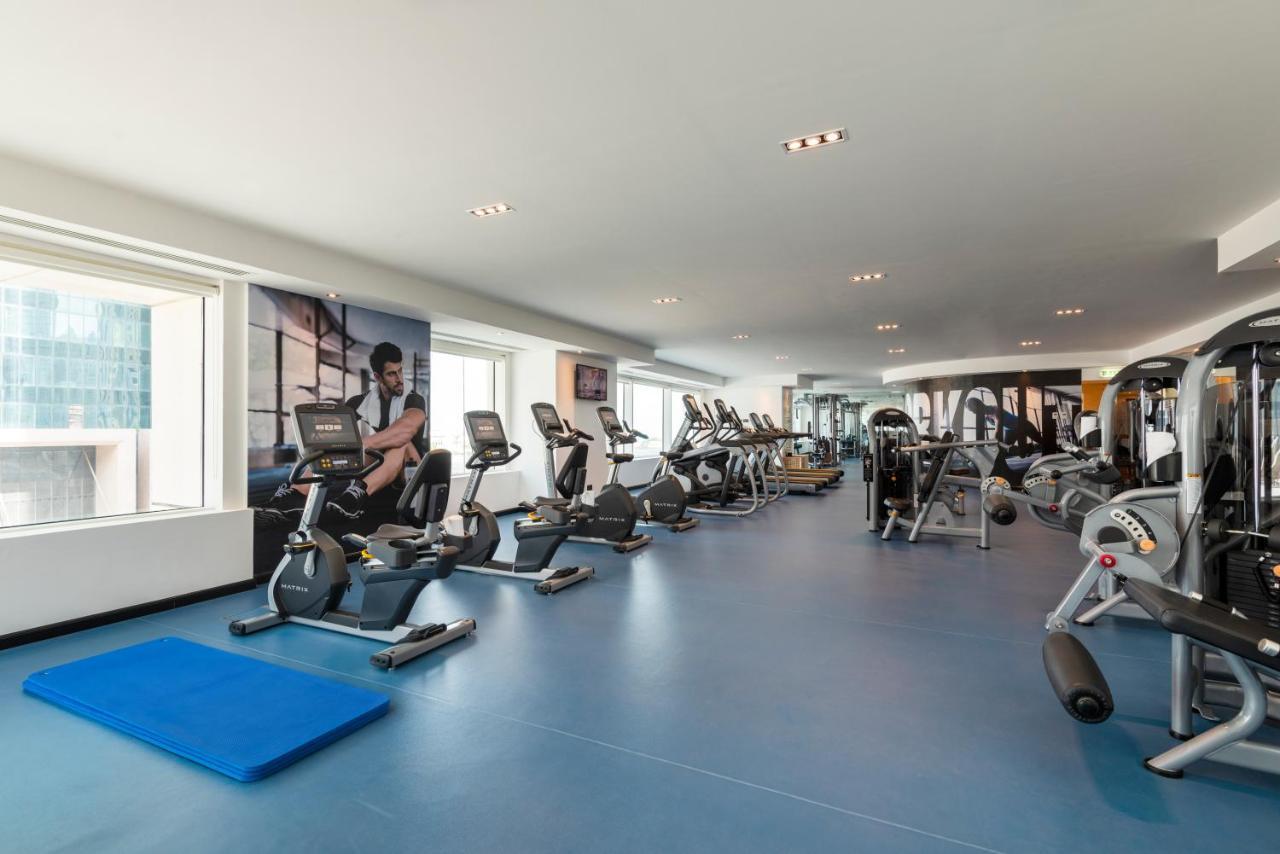 Centara West Bay Hotel & Residences Doha Ngoại thất bức ảnh The gym at the hotel